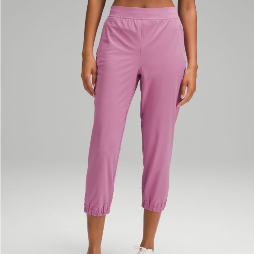 Lululemon adapted state crop jogger 23”